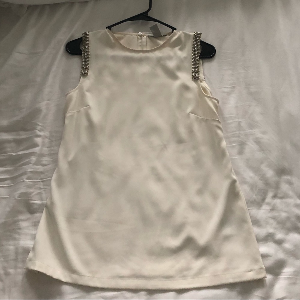 Beautiful H&M blouse with rhinestone detail 💎